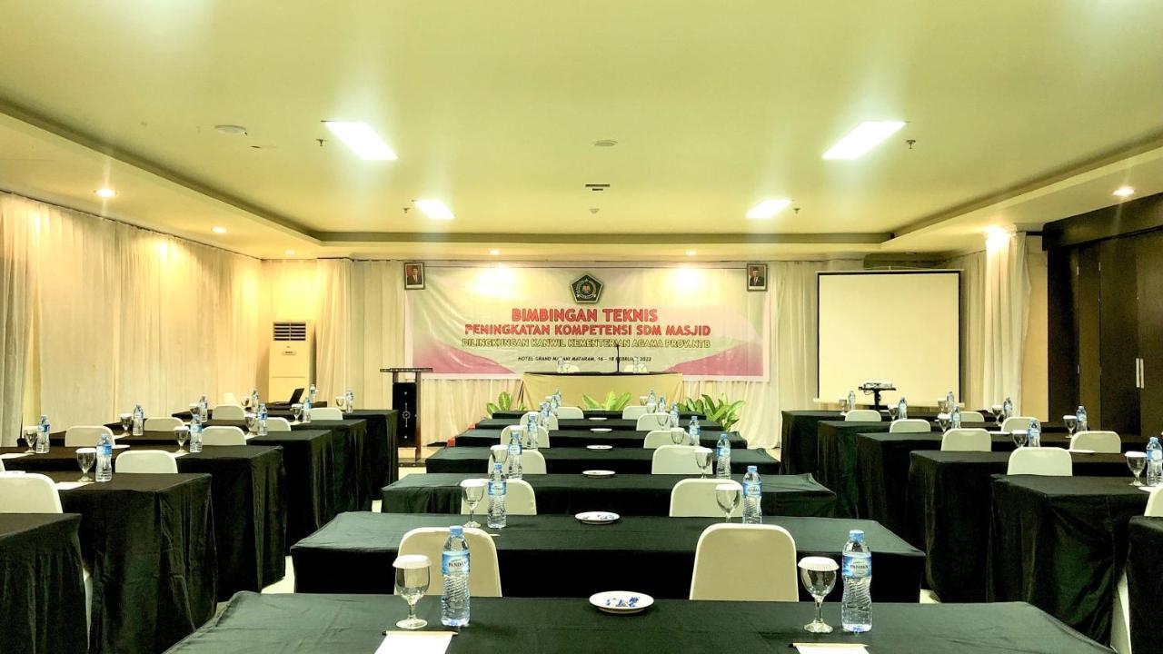 Grand Madani Hotel Mataram Buitenkant foto